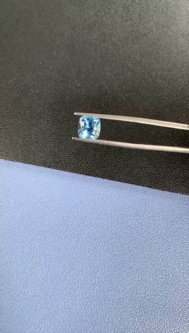 【闪购商品】海蓝宝石车挂未镶嵌一粒1.53卡圣玛利亚