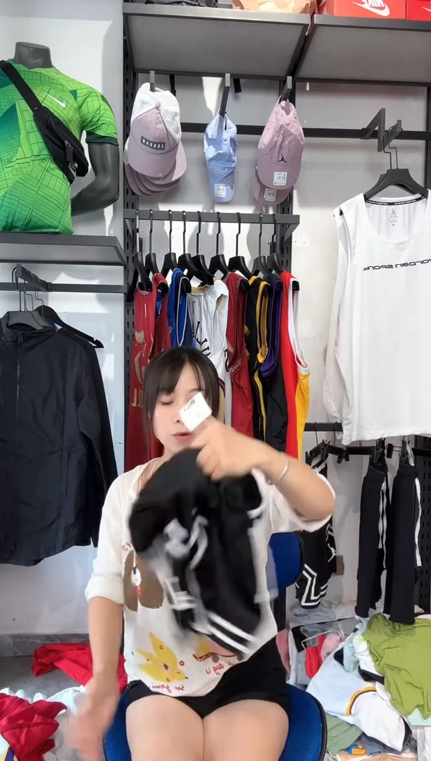 1758 编码 瑕疵款以直播间过款为准 尺码185
