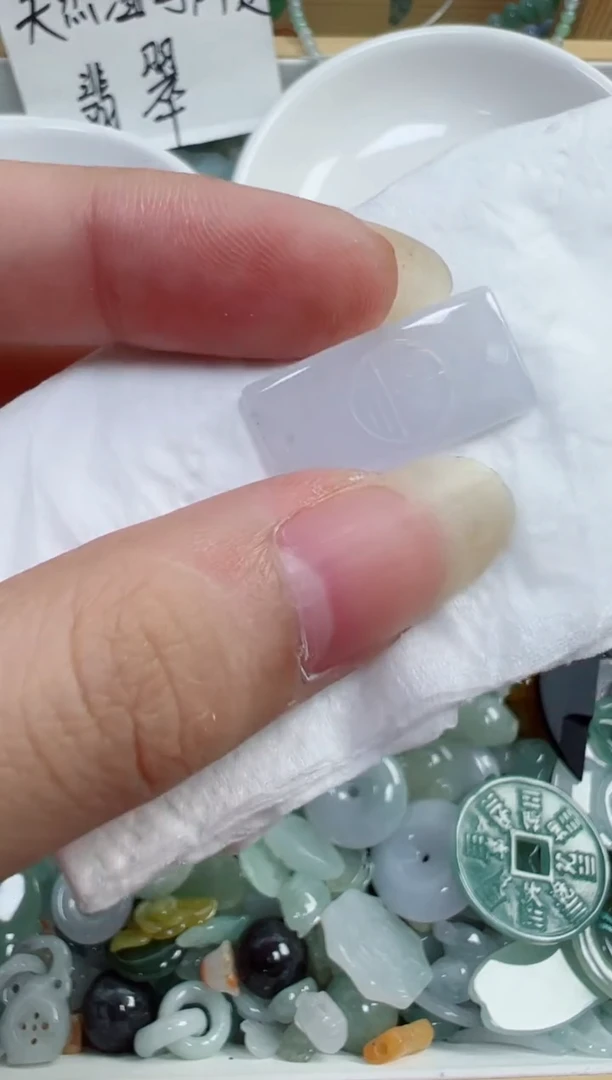 裸石翡翠792号。A货翡翠