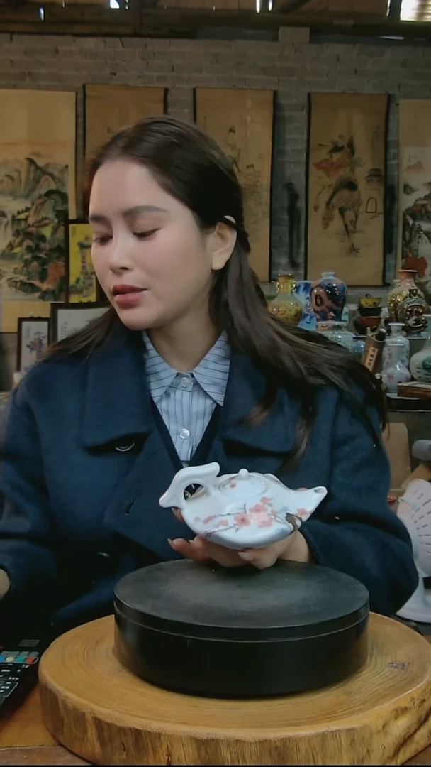 摆件陶翠竹红梅六角壶