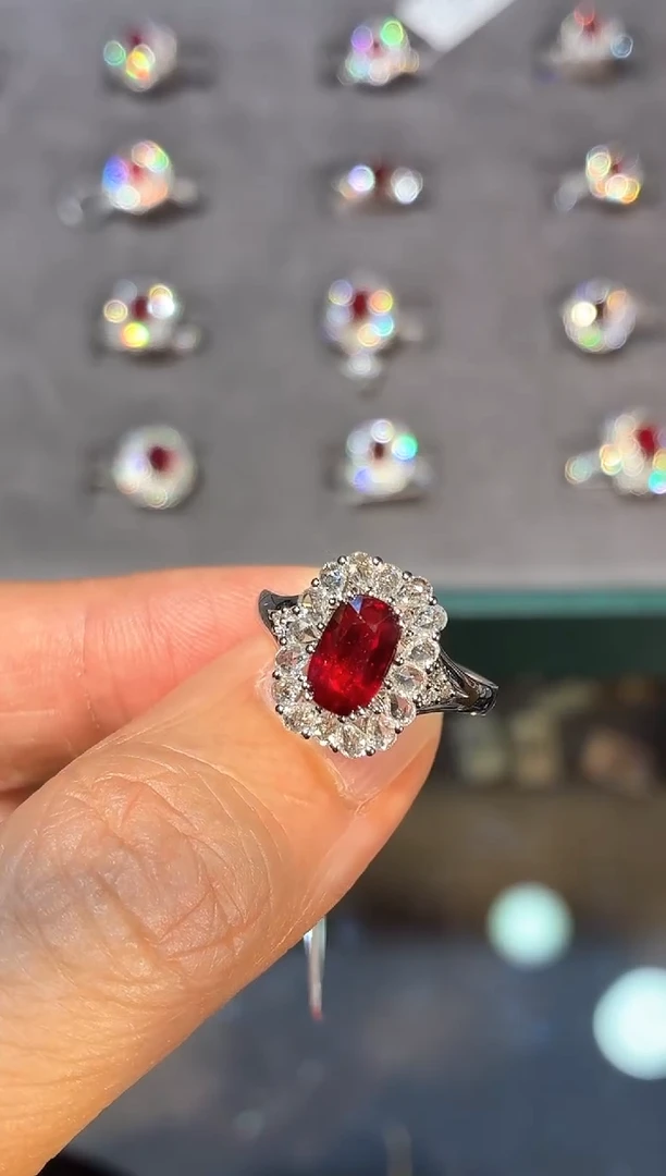 18K金镶嵌戒指红宝石【闪购】1.36ct/七天鉴赏/无烧鸽血红