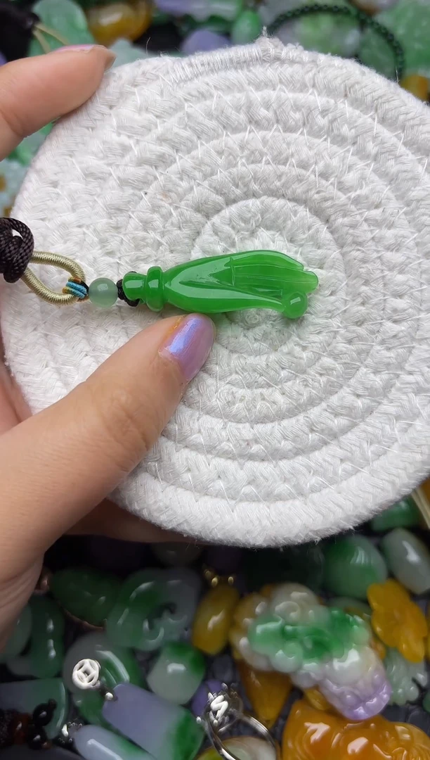 颈饰未镶嵌翡翠缅甸翡翠吊坠