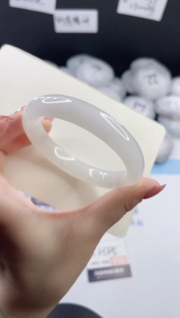 未镶嵌手镯石英质玉多样性发货L126