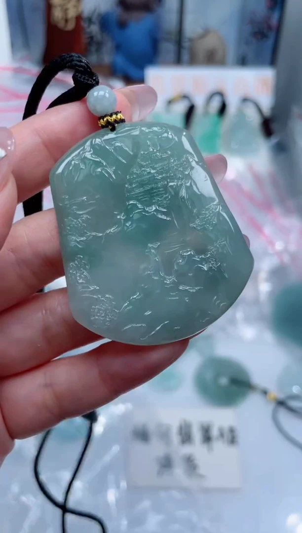 颈饰未镶嵌翡翠吊坠