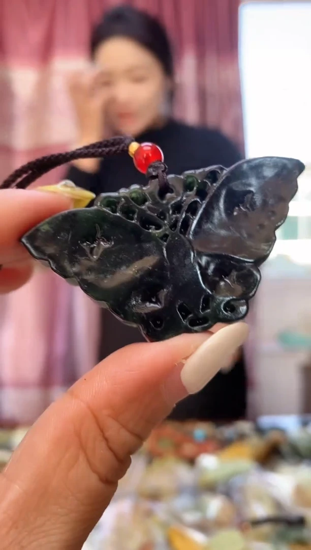 未镶嵌岫玉吊坠