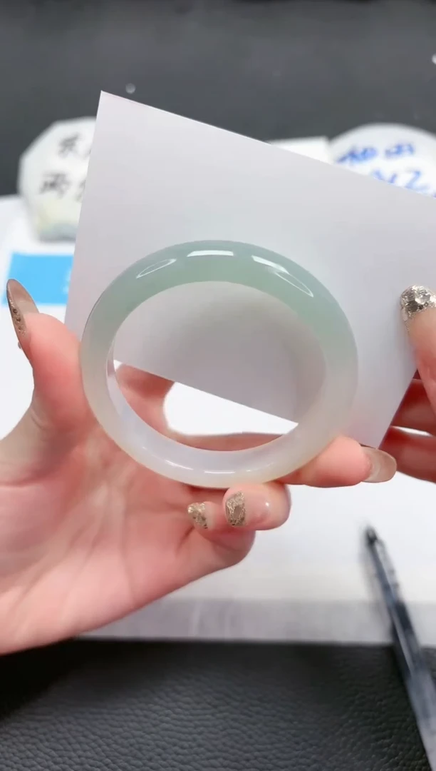 【闪购商品】石英质玉手镯未镶嵌59-53.4