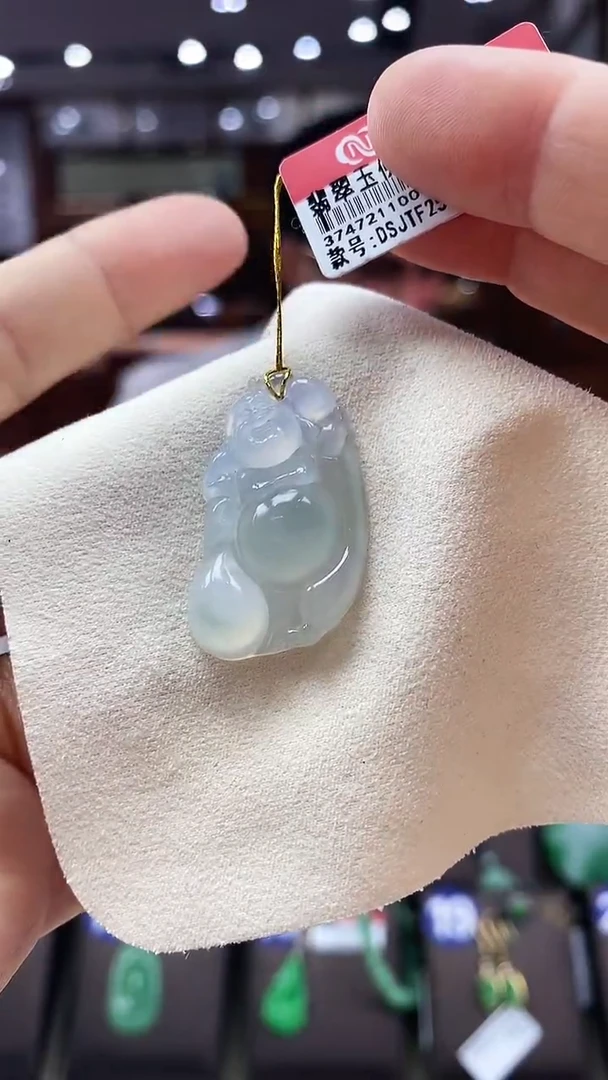 颈饰未镶嵌翡翠佛公