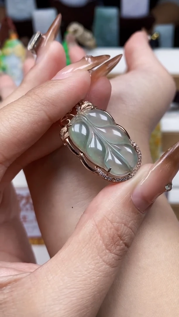 颈饰未镶嵌翡翠1