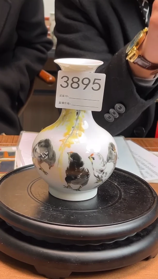 【闪购商品】摆件景德镇陶瓷花鸟赏瓶3895