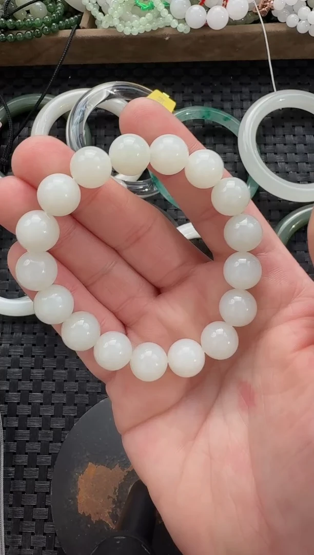 颈饰未镶嵌和田玉12手串