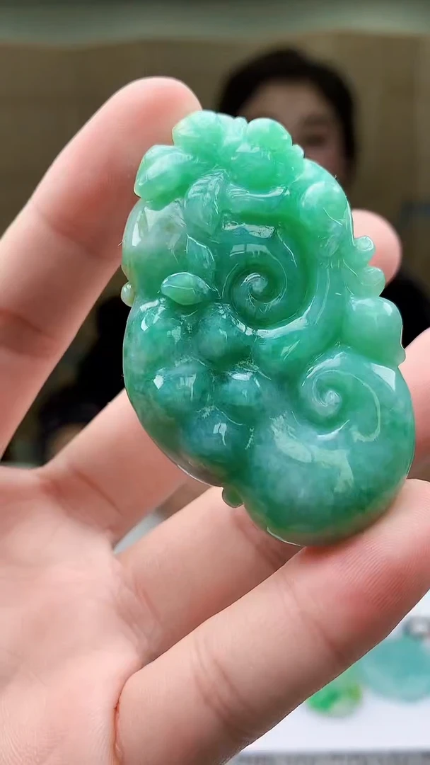 【闪购商品】定制翡翠未镶嵌4829bb-毛货挂件48