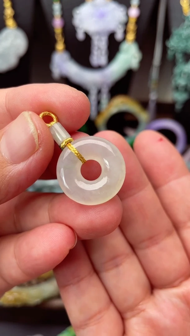 颈饰未镶嵌翡翠吊坠