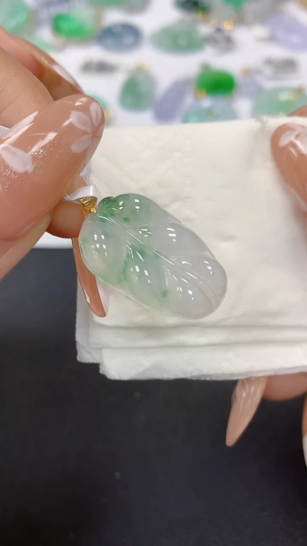 颈饰18K金镶嵌翡翠a货假一赔三支持复检百元上9元证书费自理