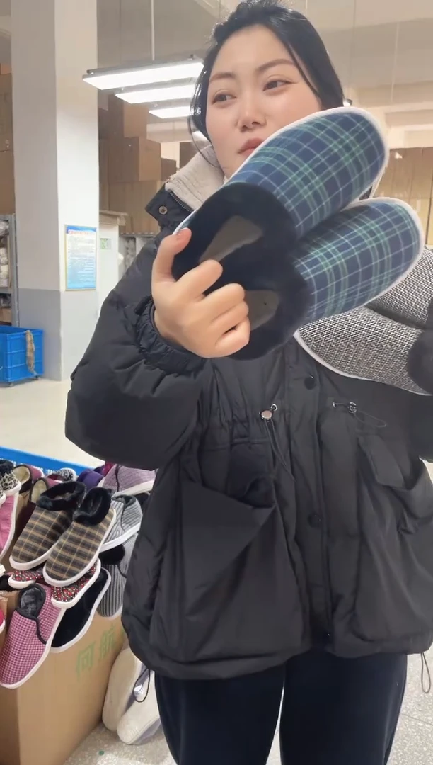 5-18蓝格子棉鞋40码