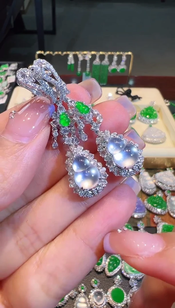 【闪购商品】翡翠耳饰18K金镶嵌翡翠