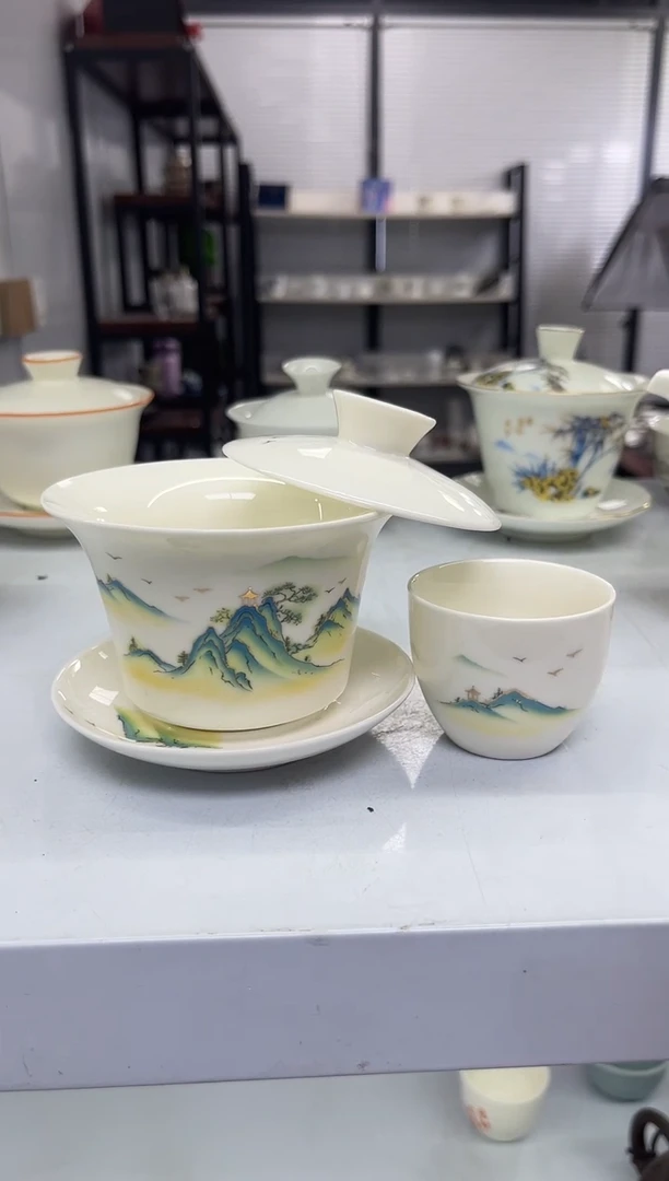 中号马蹄绿山水悬停盖碗+1杯