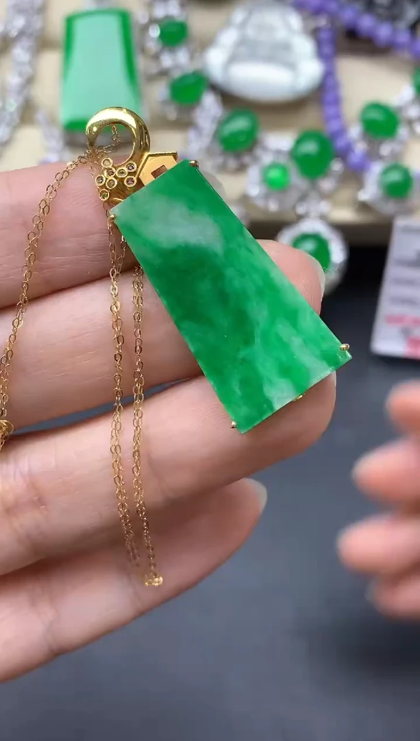 翡翠18K金镶嵌颈饰494-中国好珍宝