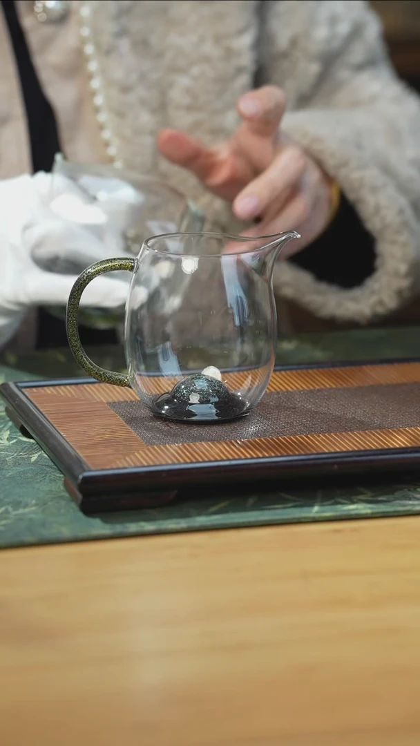 禾器黑金底珠公道杯