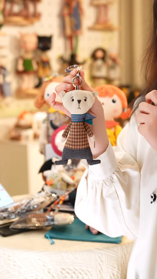 棉设计师款—委屈熊 挂件