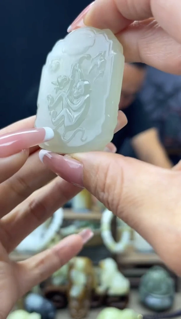 颈饰未镶嵌和田玉1