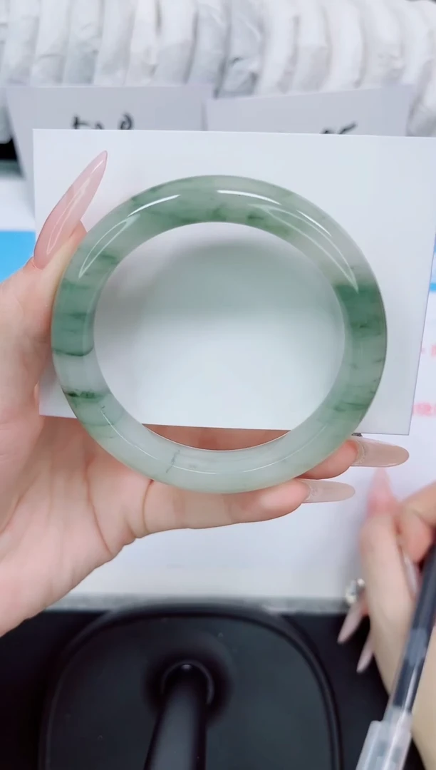 石英质玉手镯未镶嵌13