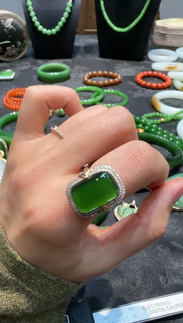 未镶嵌戒指和田玉1