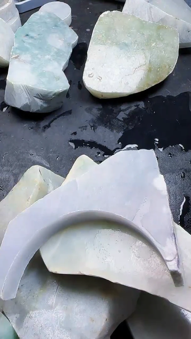 翡翠挂件未镶嵌106翡翠