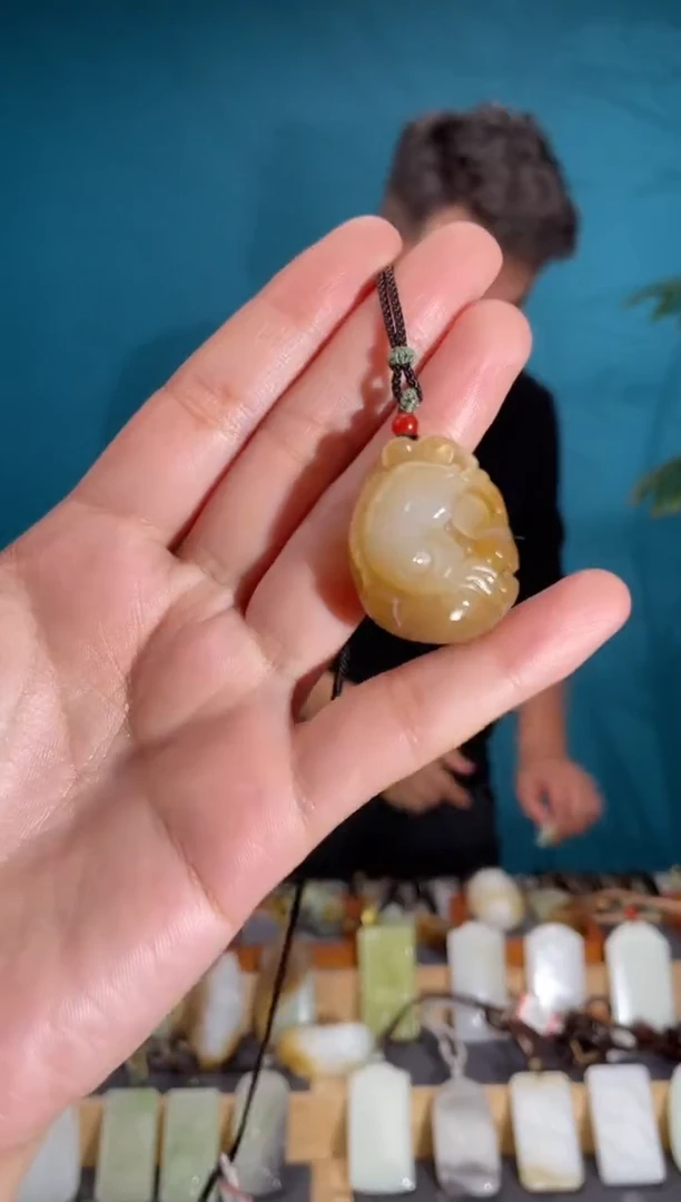 颈饰未镶嵌和田玉1