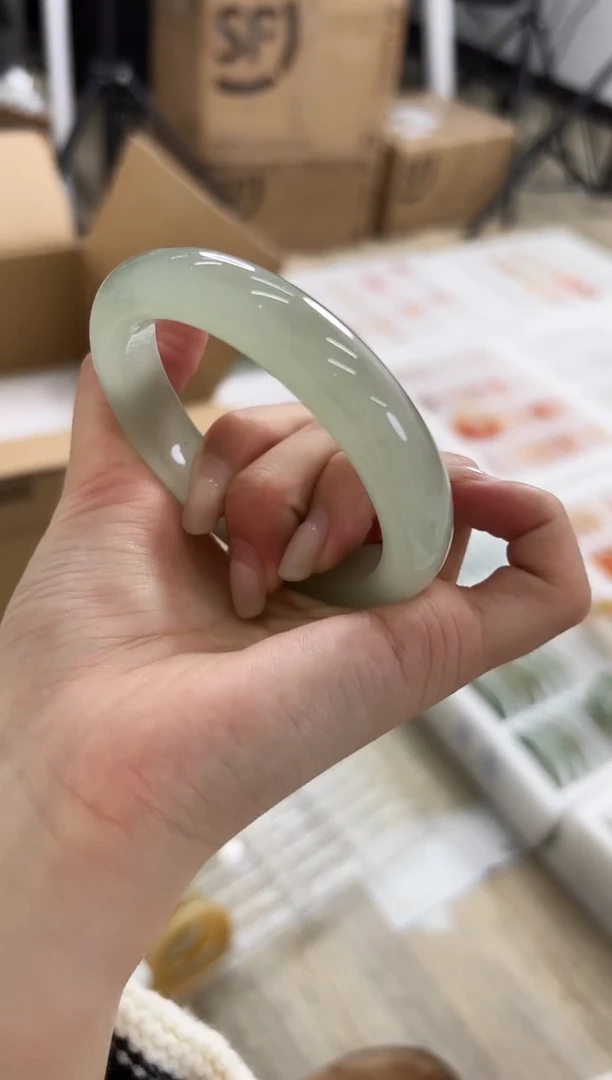 未镶嵌手镯石英质玉95-56D