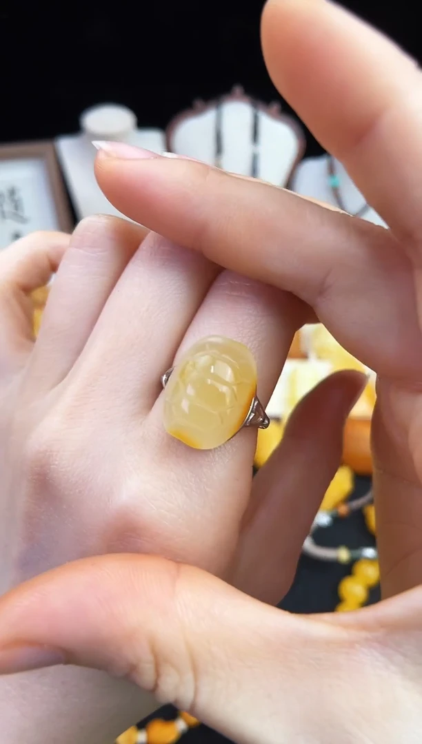 未镶嵌琥珀珠宝奇石柒月