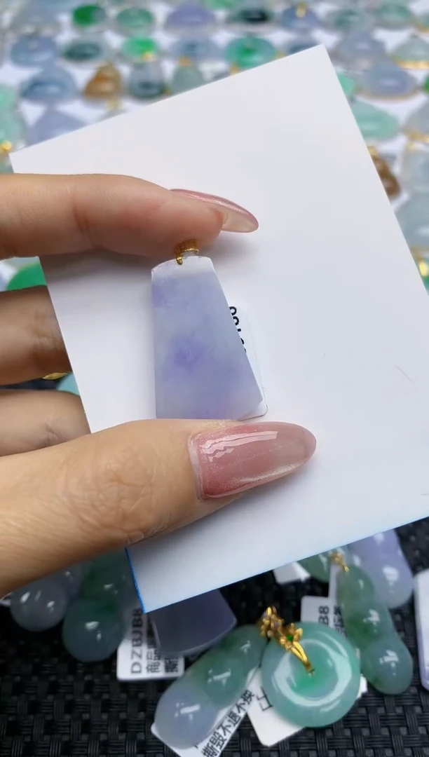 【闪购商品】翡翠挂件18K金镶嵌天然翡翠A货