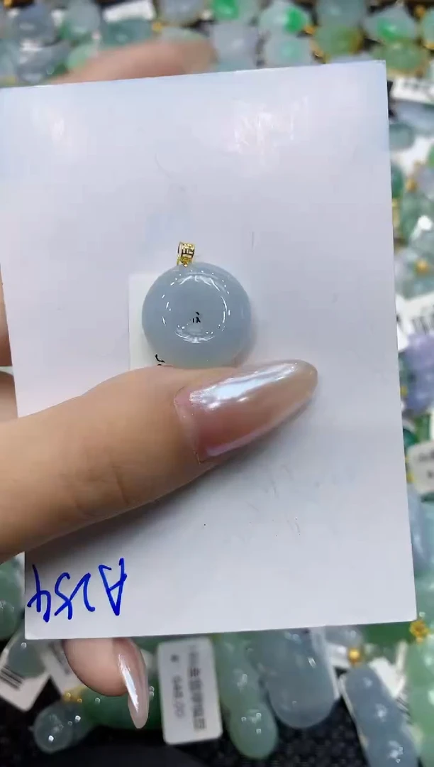 翡翠18K金镶嵌颈饰111111111111