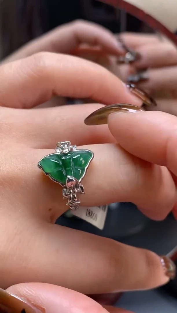 颈饰银S925镶嵌翡翠18860