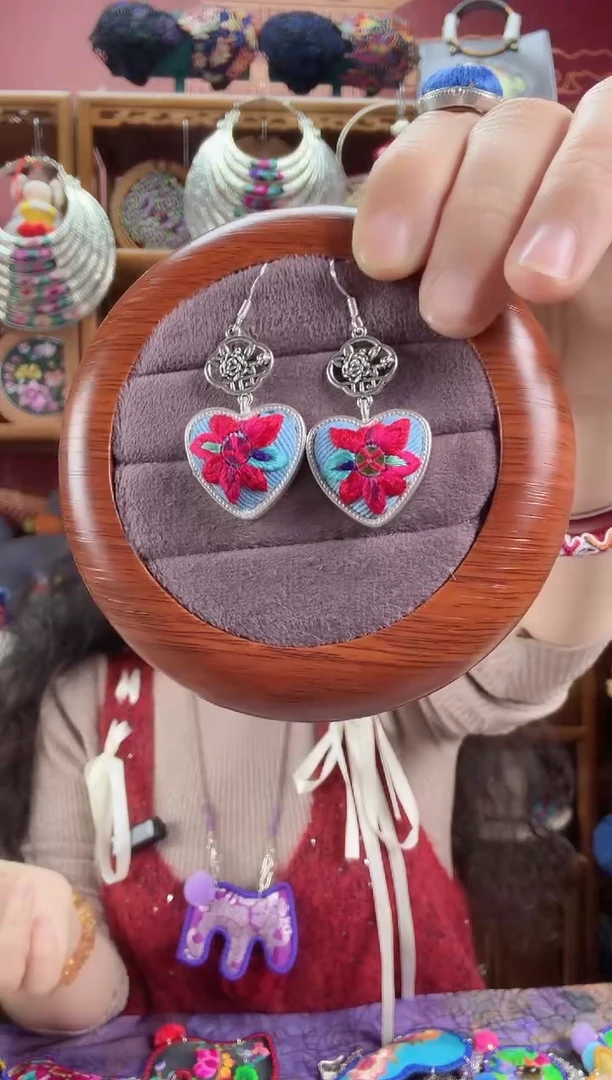 刺绣耳环116甜甜家