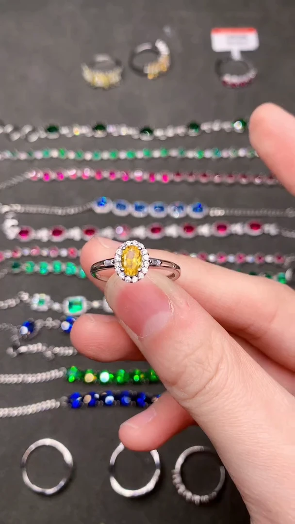 【闪购商品】彩色蓝宝石戒指银S925镶嵌......