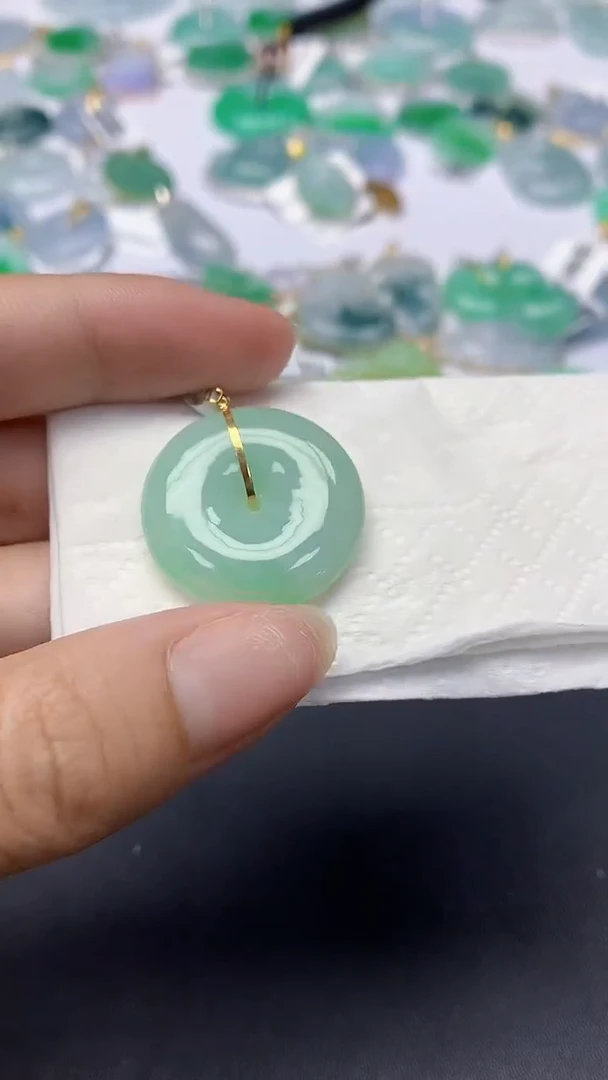 翡翠18K金镶嵌颈饰天然缅甸a货翡翠