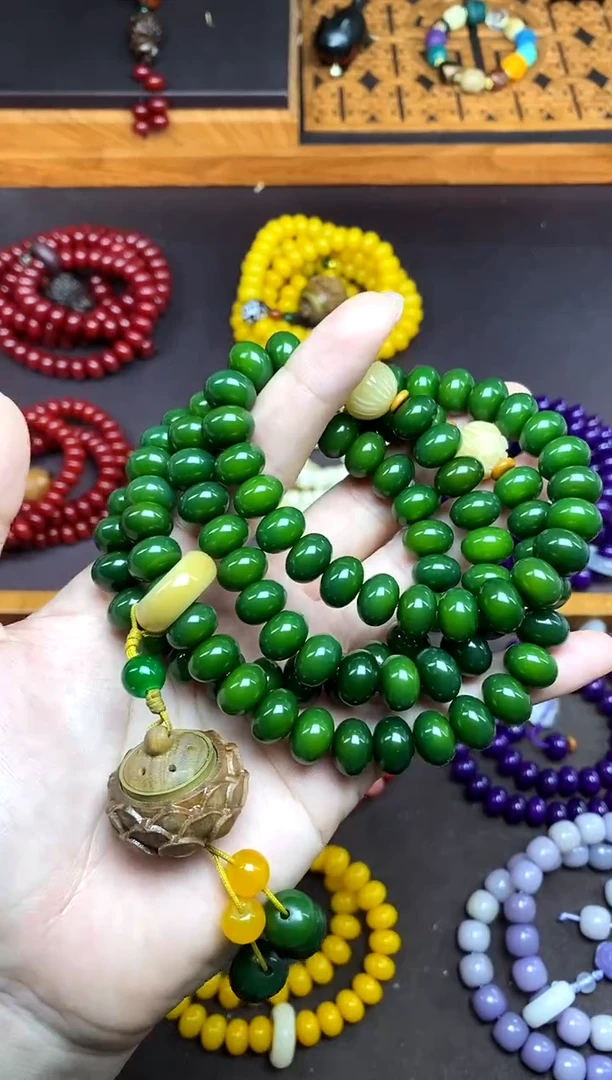 白玉菩提手串四季长青 绿菩提108颗多圈莲花吊坠跑环款