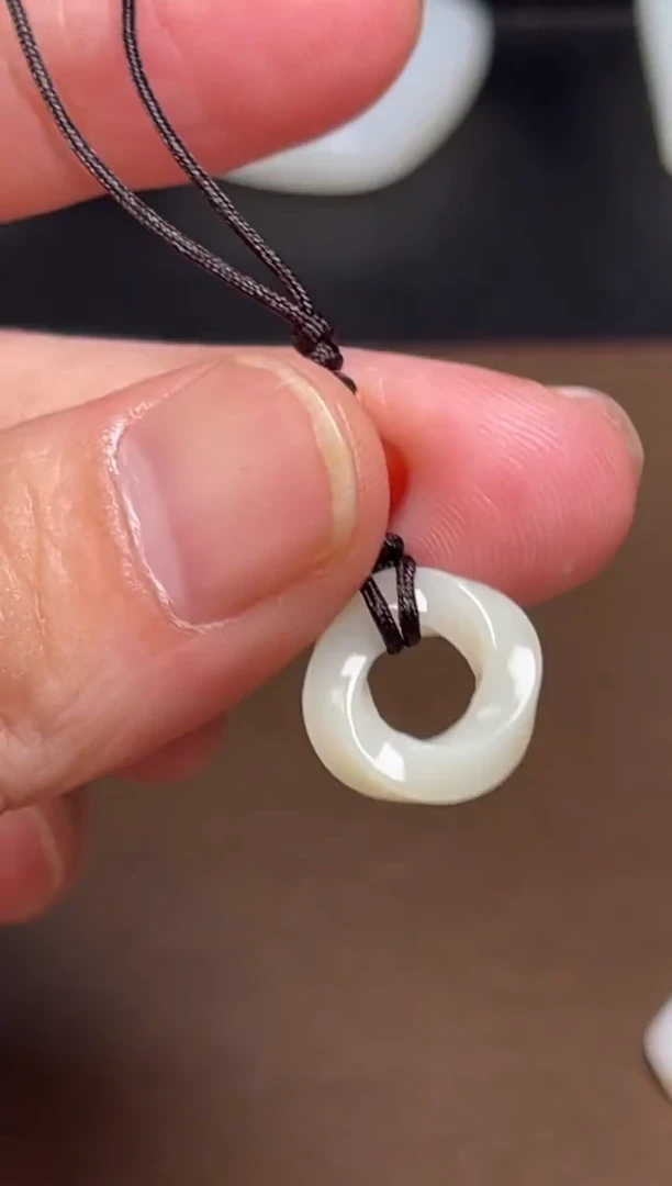 和田玉未镶嵌颈饰5