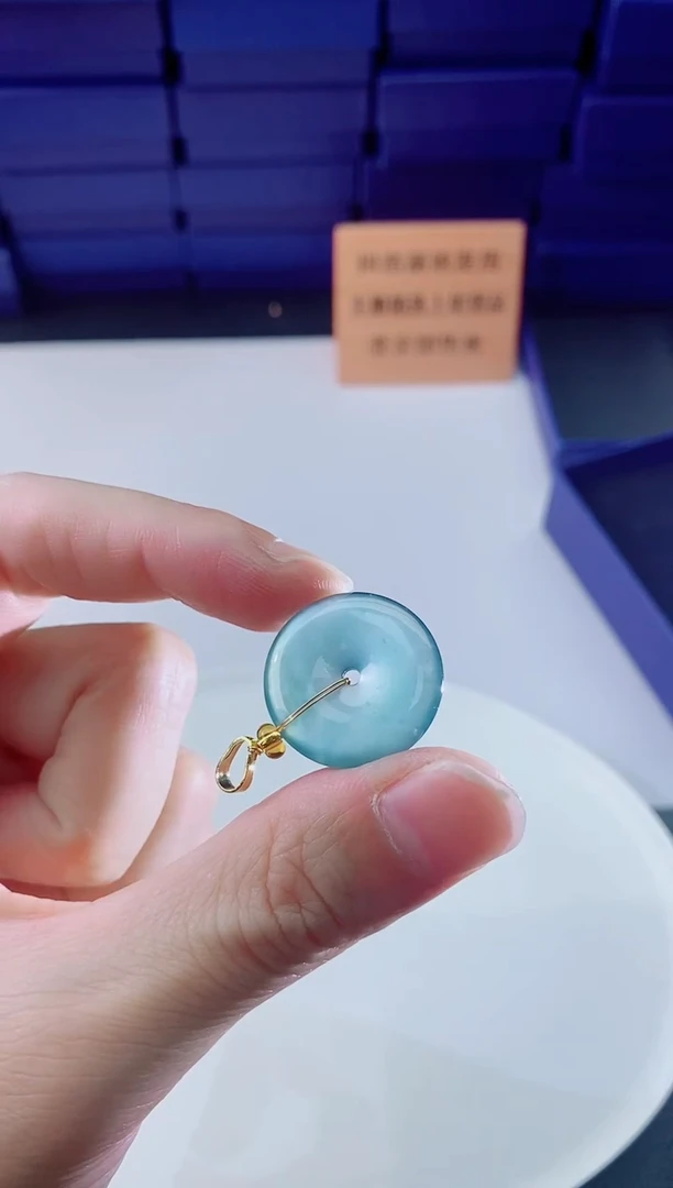 翡翠未镶嵌颈饰