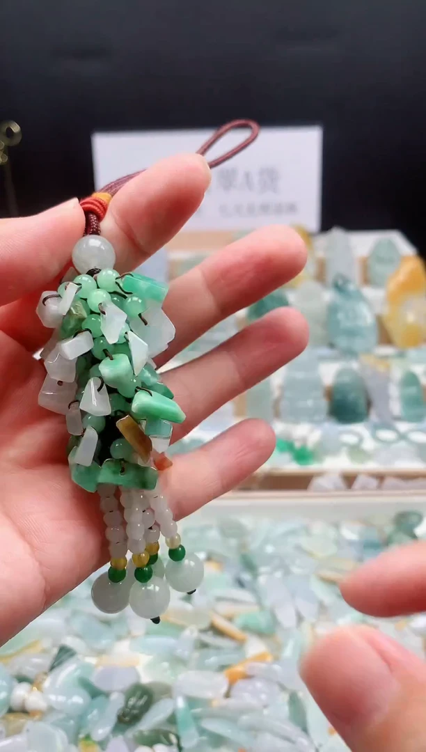 翡翠未镶嵌吊坠(不含链)122车载挂件