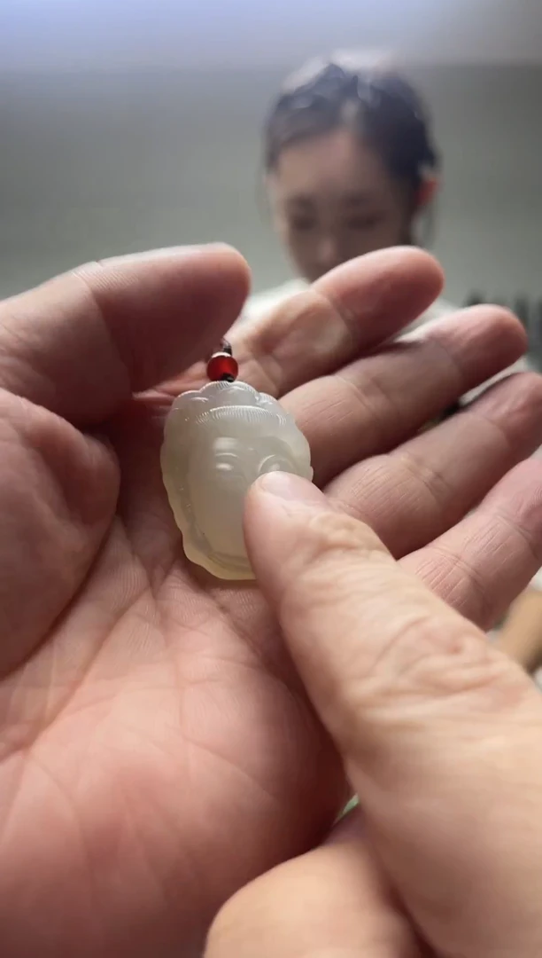 未镶嵌岫玉颈饰`