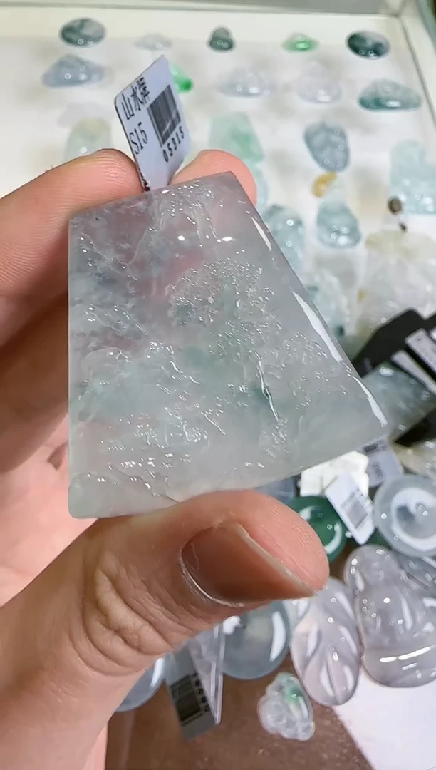 【闪购商品】翡翠吊坠(不含链)未镶嵌··