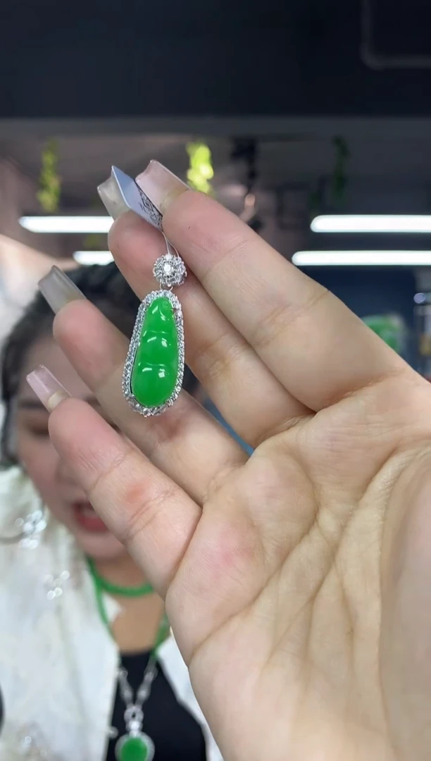 翡翠未镶嵌吊坠(不含链)撒****)多样性发其一颜色微差