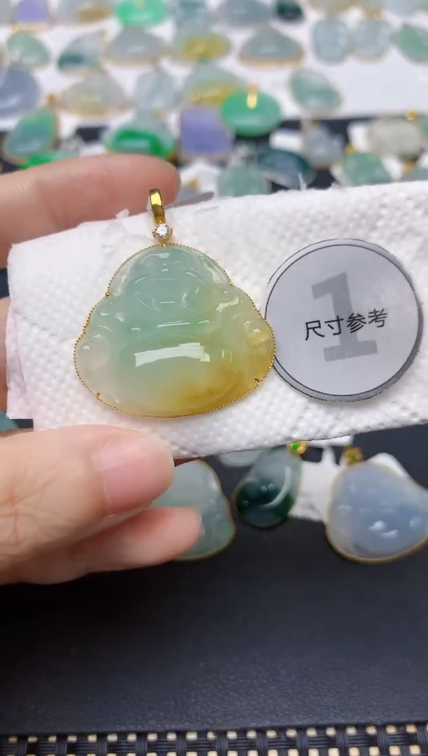 翡翠18K金镶嵌颈饰天然缅甸A货翡翠