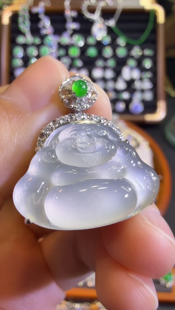 【闪购商品】翡翠吊坠(赠链)18K金镶嵌玻璃种黑钢小舒佛吊坠