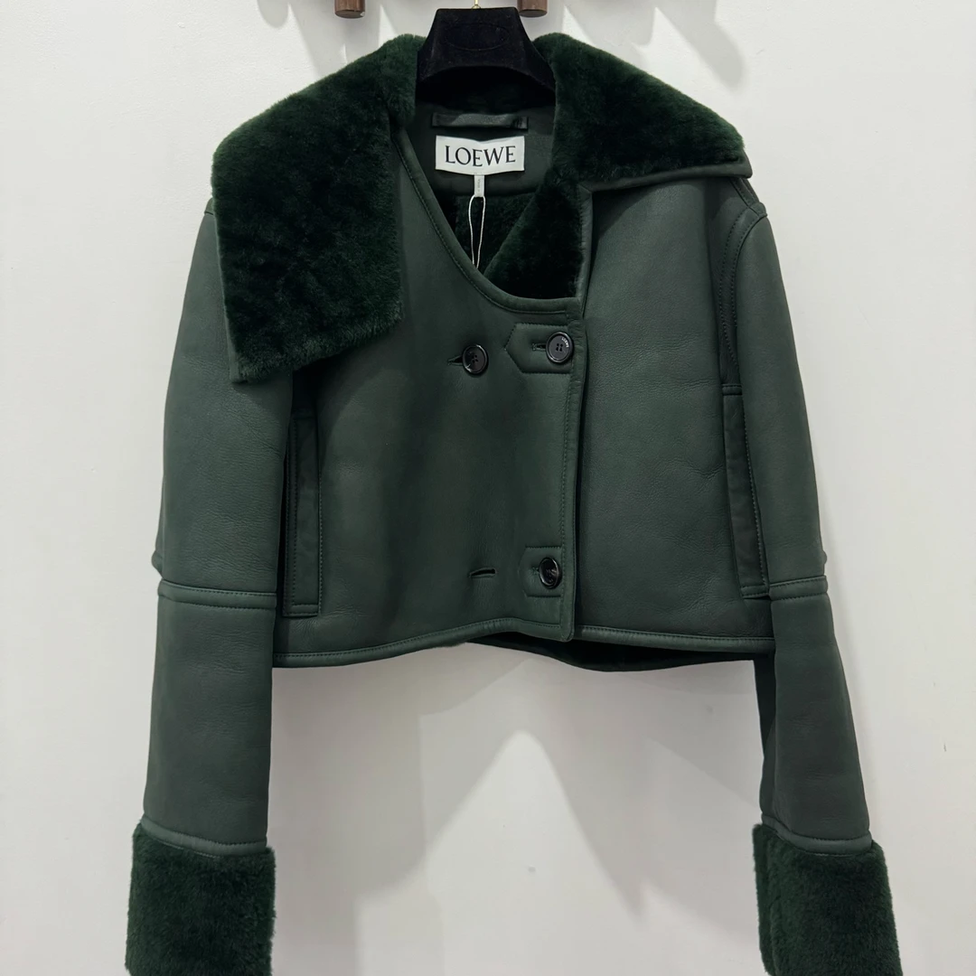 99新 LOEWE/罗意威 全新皮毛一体外套 36码