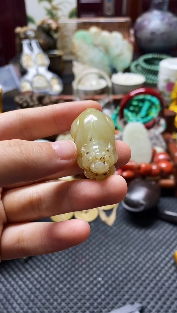 未镶嵌和田玉挂件貔貅