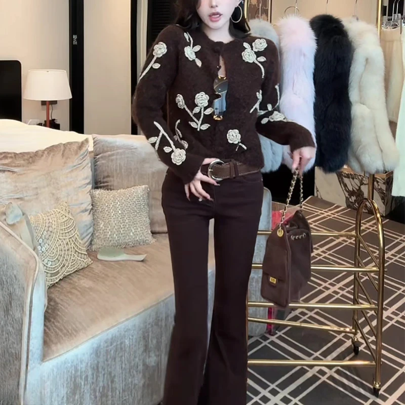 高级感时尚浪漫风绣花针织开衫女秋冬新款小香风复古气质毛衣外套