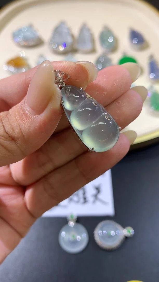 吊坠(不含链)18K金镶嵌翡翠W345|13800
