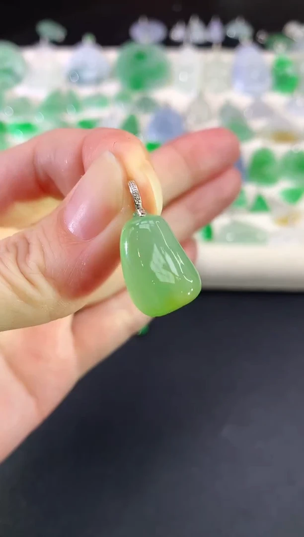 吊坠(不含链)18K金镶嵌翡翠|1580